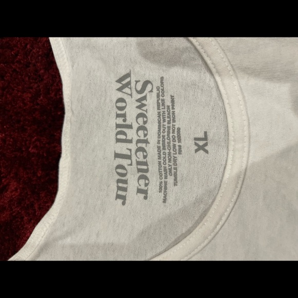 Ariana grande sweetener world tour tank top - Picture 2 of 2